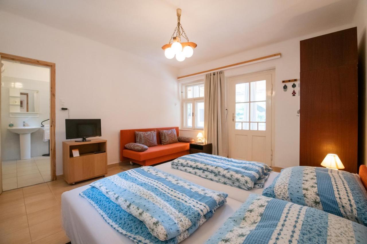 Aranylaz Vendeghaz Apartment วิเชกราด ภายนอก รูปภาพ